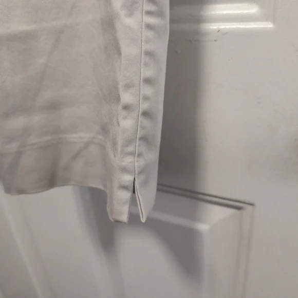 Ricki's Elegant Cream Capris - Picture 5 of 9